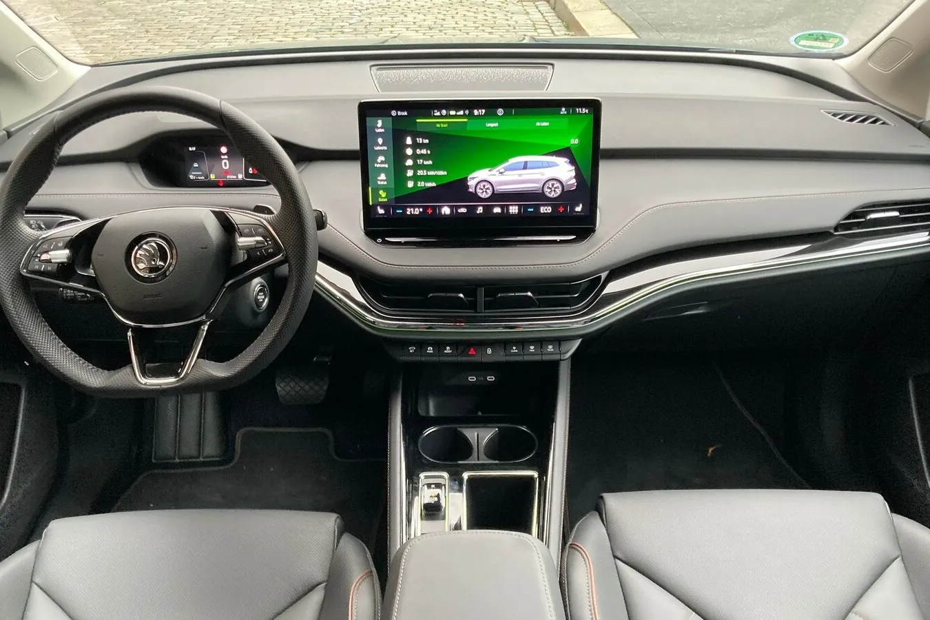 Serienmäßig ab dem iv 60: der 13-Zoll-Touchscreen. In der Basis Enyaq iV 50 gibt es 10 Zoll.