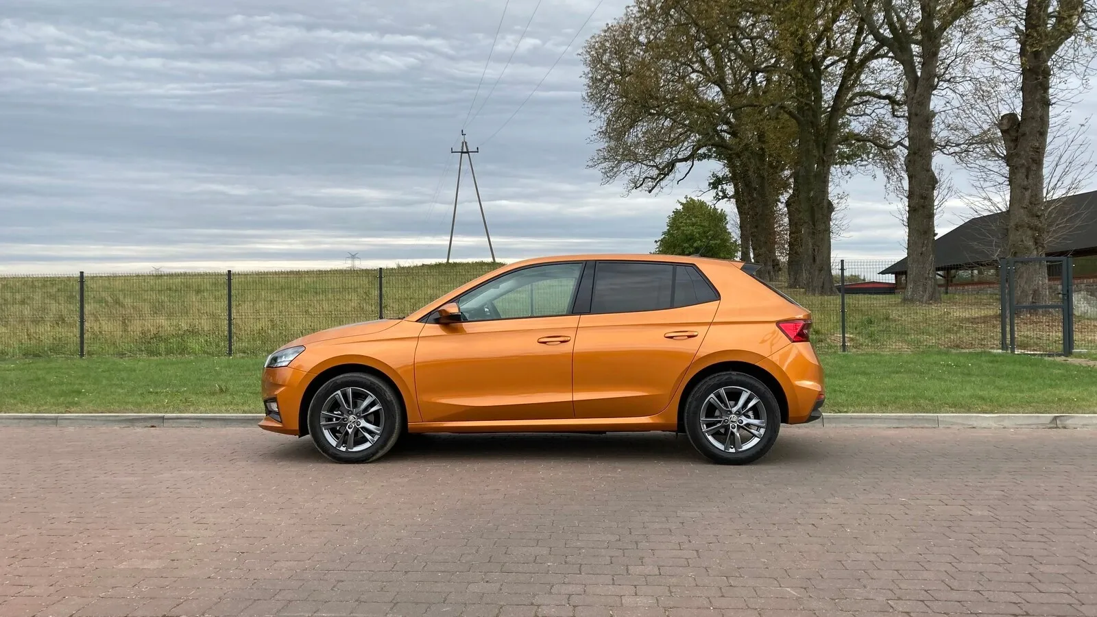 Mit fast 4,11 Metern Länge wächst der Fabia IV über das klassische Kleinwagen-Segment hinaus.