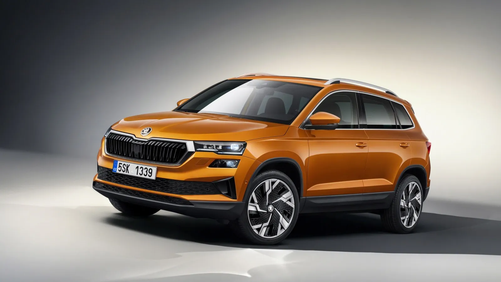 Skoda Karoq 2.0 TDI Selection 4x4 DSG: 36 oder 34 Cent Betriebskosten je Kilometer bei 36 oder 48 Monaten Haltedauer.