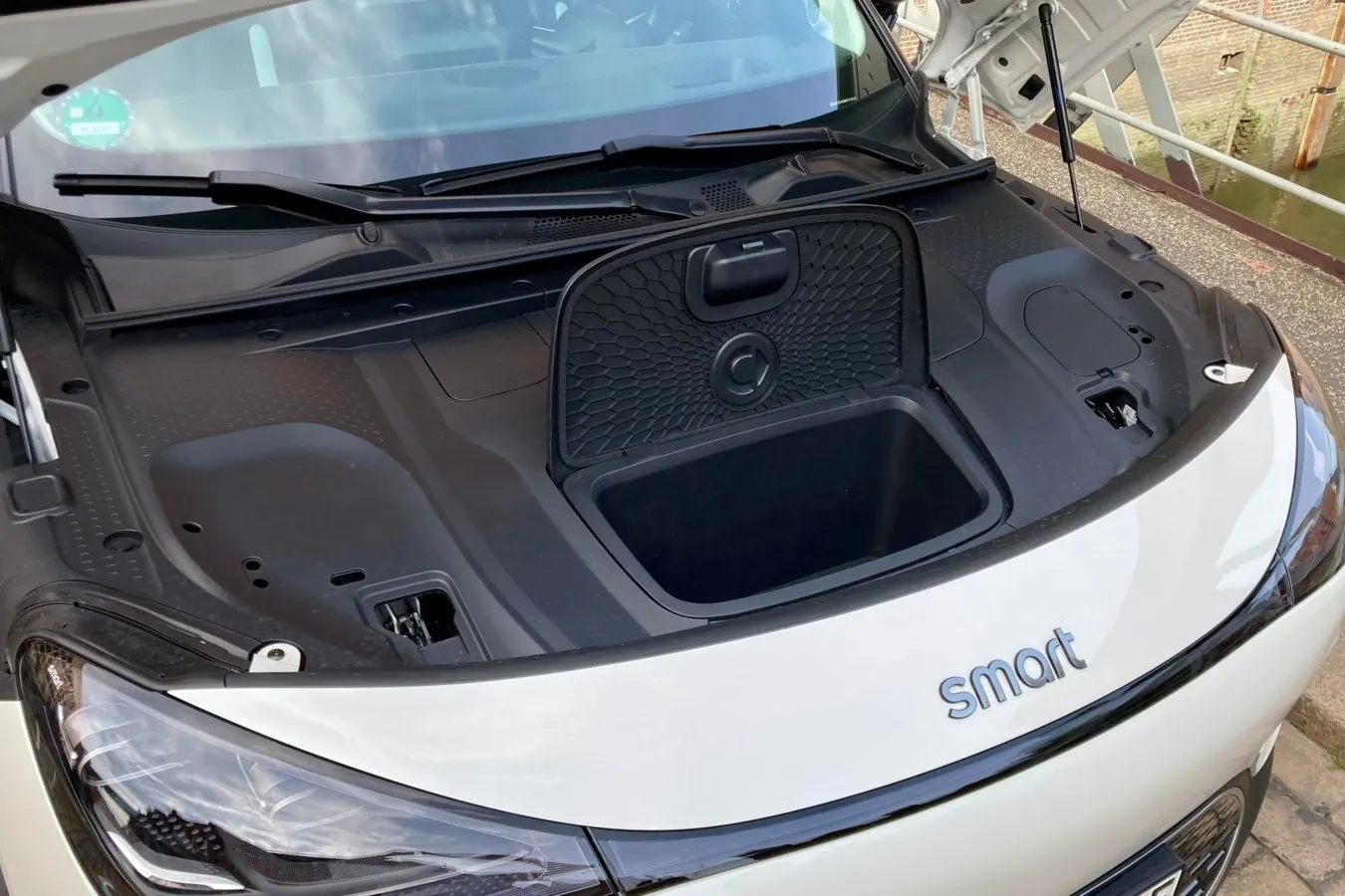 Vorne gibt im Smart #1 noch einen 15-Liter-Frunk.