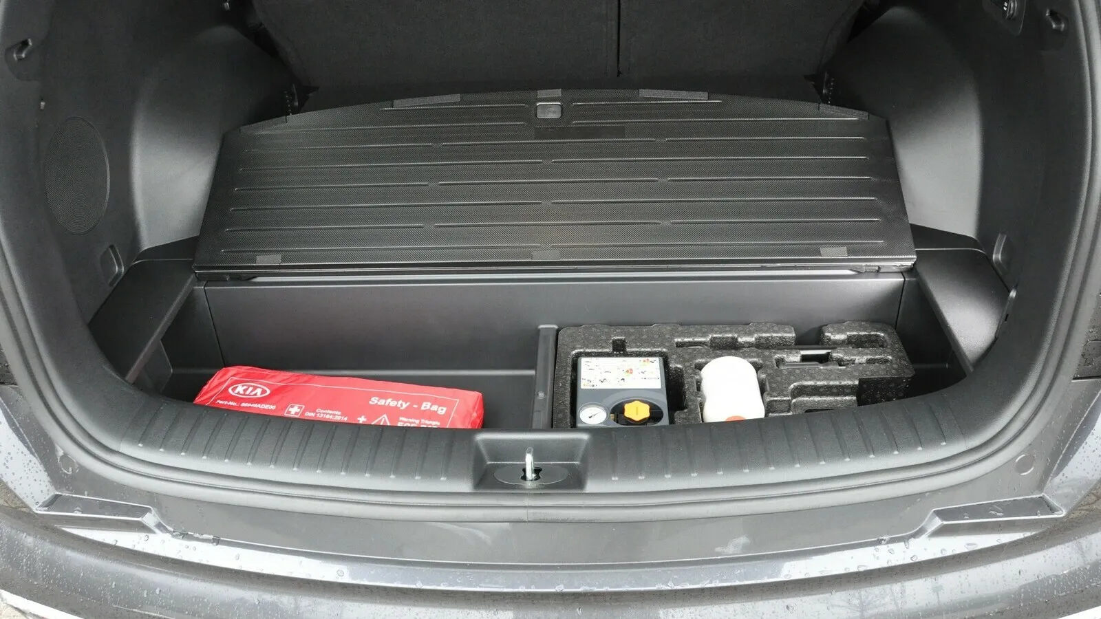 Mit seiner ebenen Ladefläche und der für ein SUV erfreulich niedrigen Ladekante könnte der Sorento durchaus als Kleintransporter durchgehen.