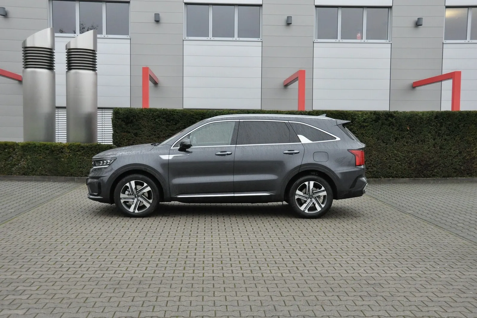 Die neue Plattform des Sorento namens N3 hat nun einen Radstand von 2,82 Metern (+3,5 Zentimeter zum Vorgänger).