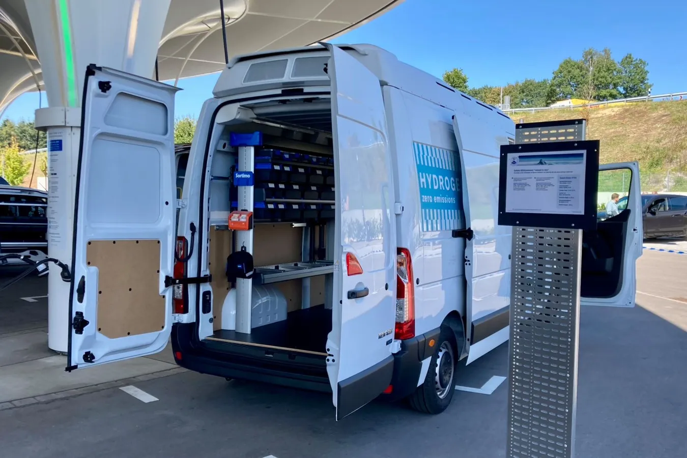 Auch ein ausgebauter Brennstoffzellen-Transporter war in Zusmarshausen zu sehen.