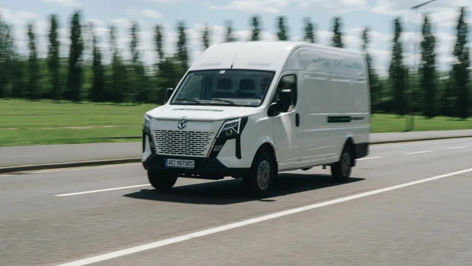 Mit einem großen elektrischen Transporter bis 4,25 Tonnen erweitert Ari Motors sein Portfolio