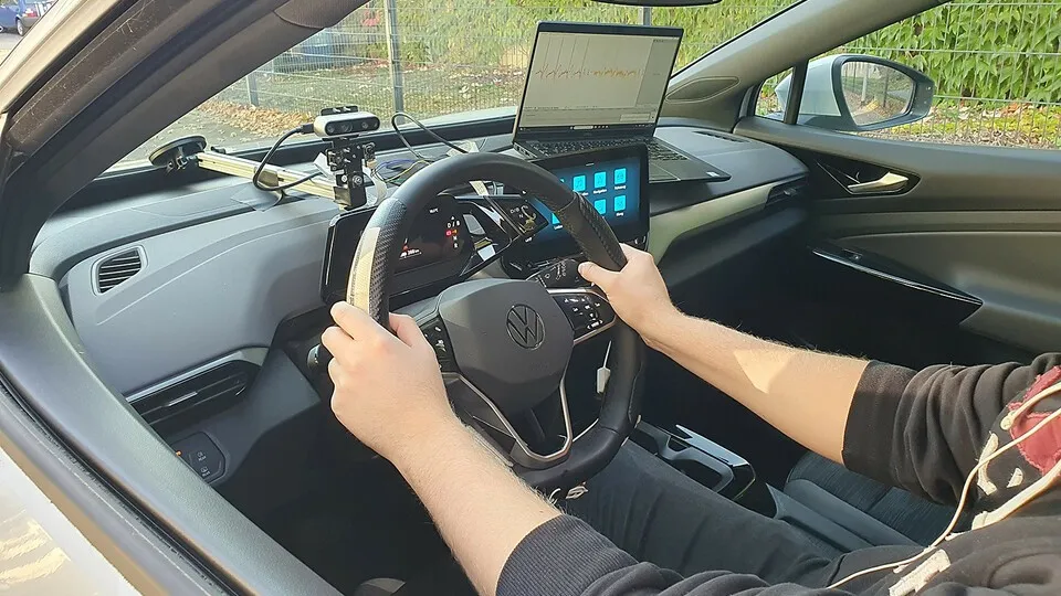 Autos sollen in Zukunft den Gesundheitszustand ihrer Insassen überwachen können