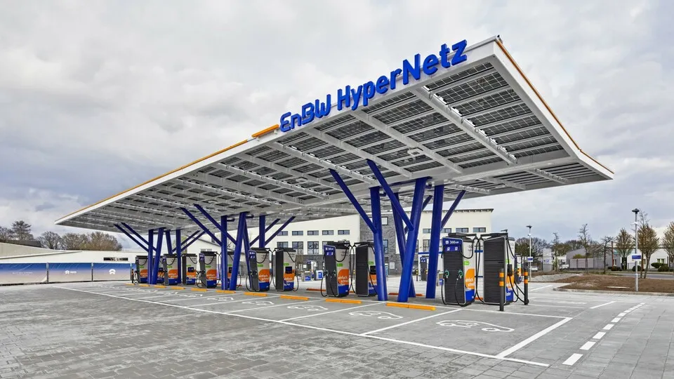 Die Zeitschrift Connect hat erneut das Ladeangebot von EnBW mit "sehr gut" bewertet