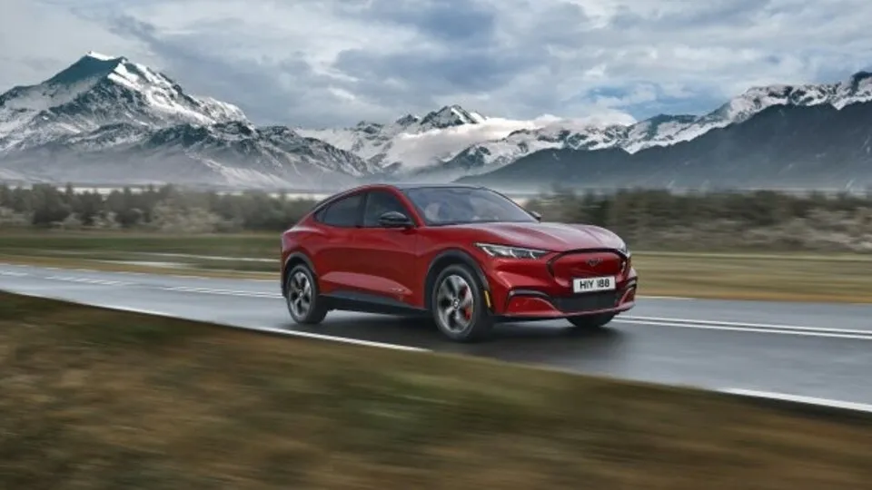 Ford bietet für den Mustang Mach-E künftig auch LFP-Akkus an