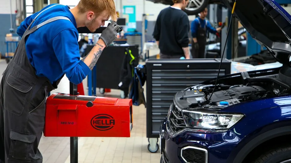 Das Licht sollte gelegentlich überprüft und korrekt eingestellt werden