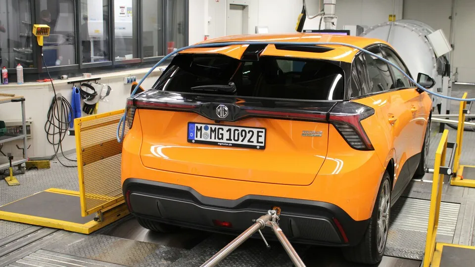 Der ADAC hat unter anderem den chinesischen Kompaktstromer MG4 getestet und wie andere Autos aus China für gut befunden.