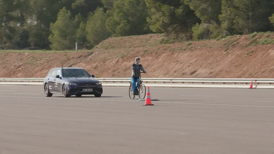 Euro NCAP testet neue Autos auch auf die Funktionsweise der Assistenzsysteme