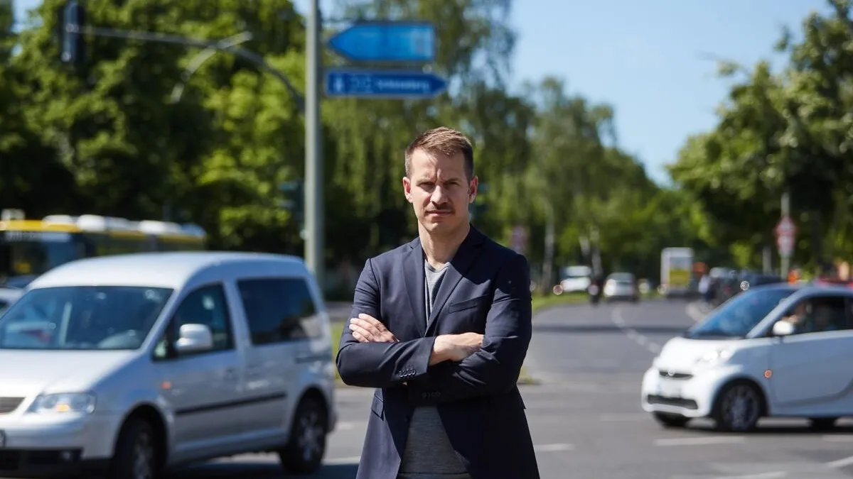 Benjamin Stephan, Verkehrsexperte bei Greenpeace: E-Fuels sinnvoll vor allem im Luftverkehr, aber nicht im Straßenverkehr.