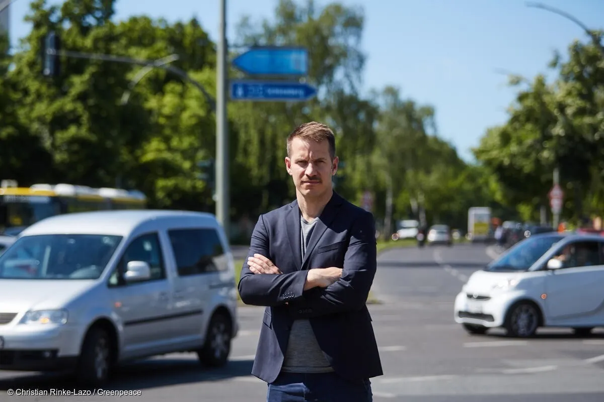 Benjamin Stephan, Verkehrsexperte bei Greenpeace: E-Fuels sinnvoll vor allem im Luftverkehr, aber nicht im Straßenverkehr.