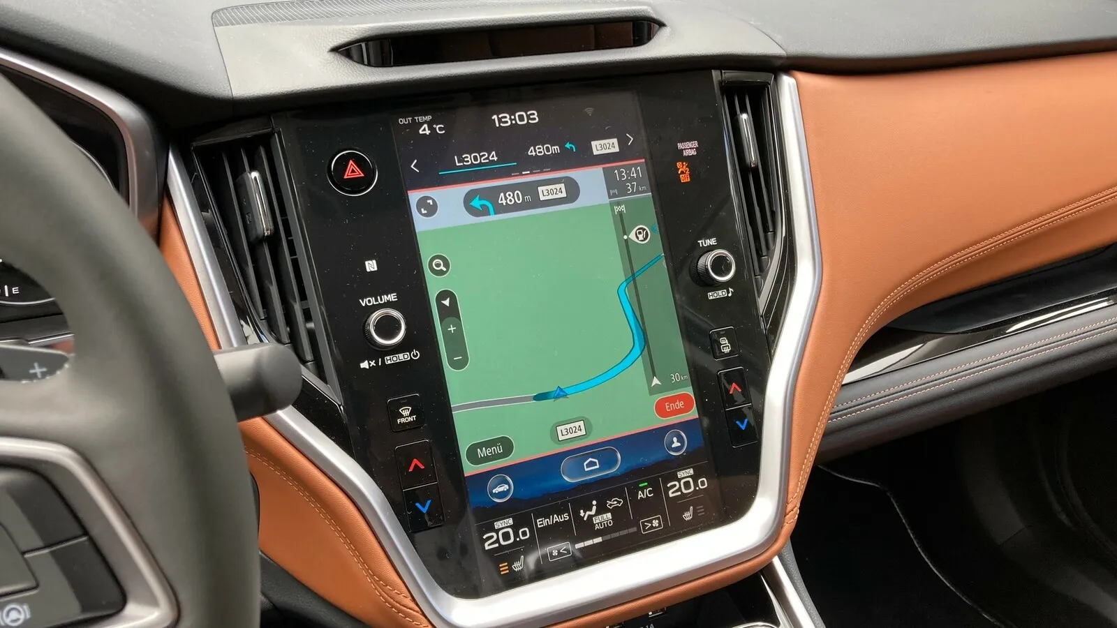 Das Navi gibt erst ab der zweiten Ausstattungsvariante Active. Die 1.681 Euro Aufpreis sind also gut angelegt.