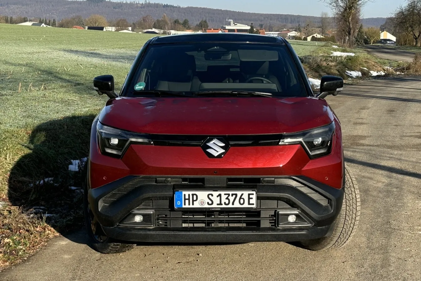 Der e Vitara von Suzuki ist 4,27 Meter lang, 1,80 Meter breit und 1,65 Meter hoch – mit einem Radstand von 2,70 Metern.