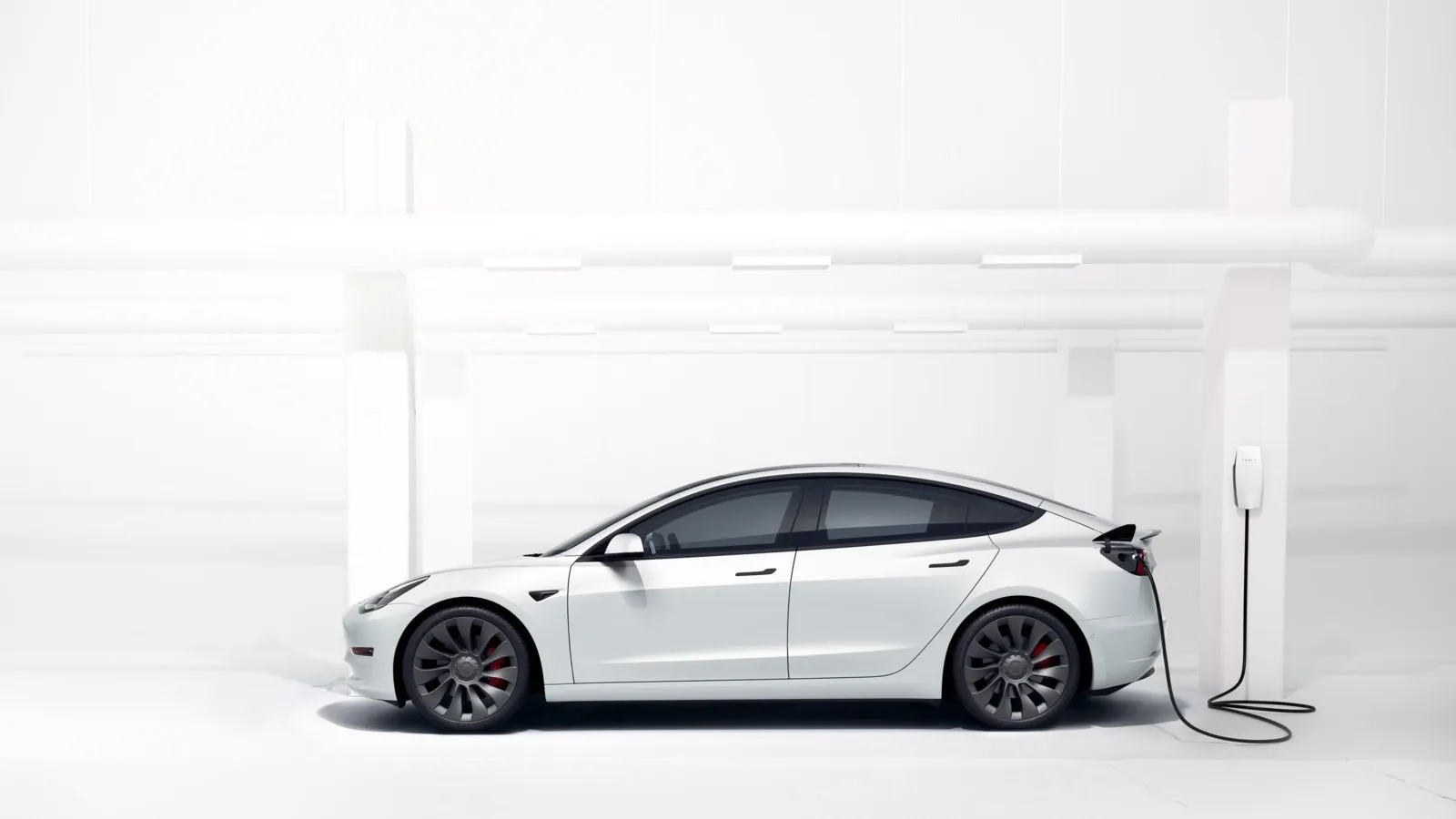 Platz 10 mit 48,0 Prozent Händlereinkaufswert: der Tesla Model 3 RWD 60 kWh.