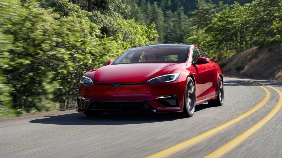 Seit 2012 bietet Tesla die Elektro-Ikone Model S an. Nun deutet sich ein Ende der Baureihe in Europa an