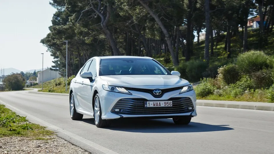 Toyota Camry Hybrid: Ich fahr‘ Taxi