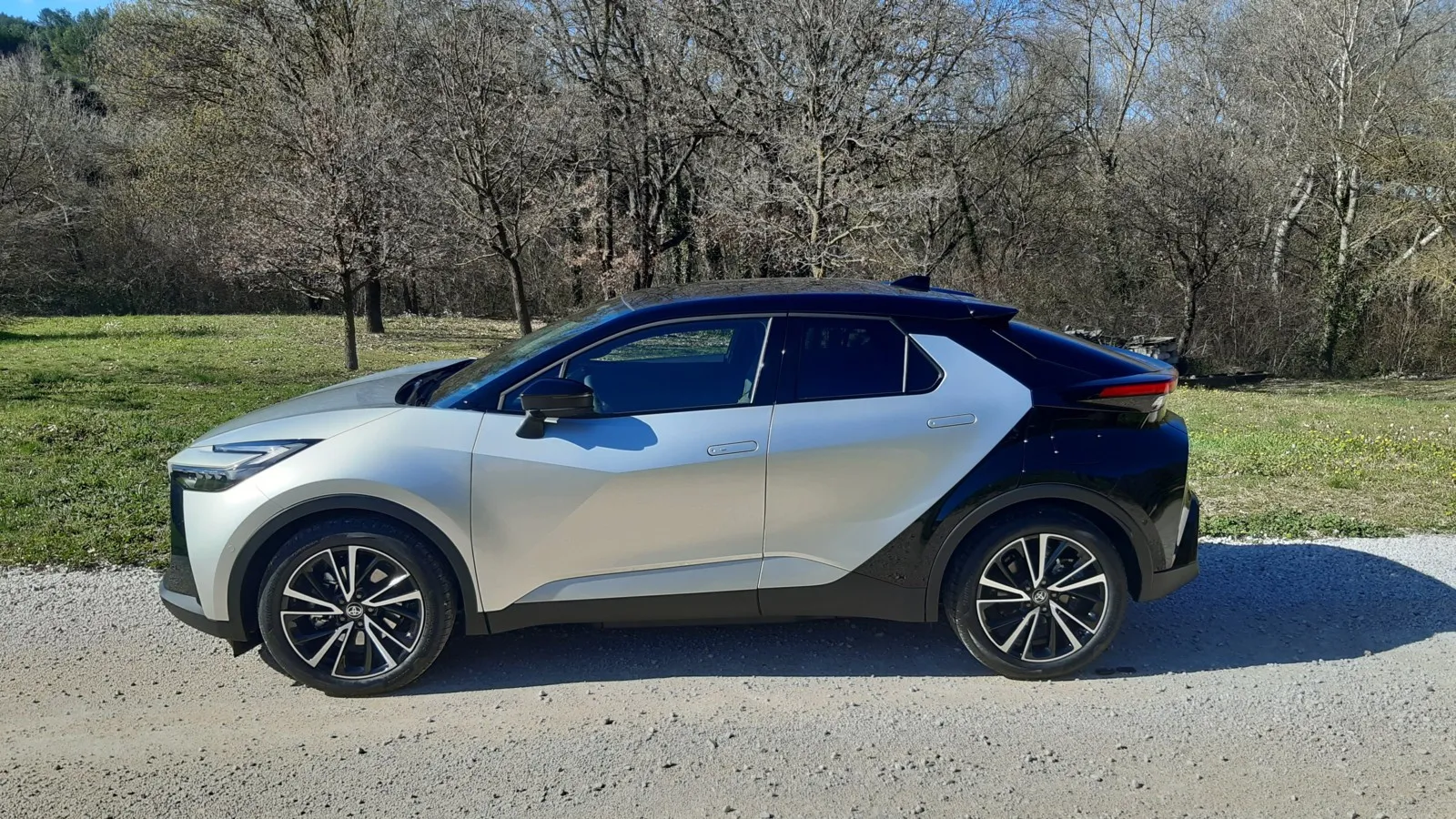Der C-HR misst 4,36 Meter in der Länge, er ist 1,83 Meter breit und 1,56 Meter hoch.