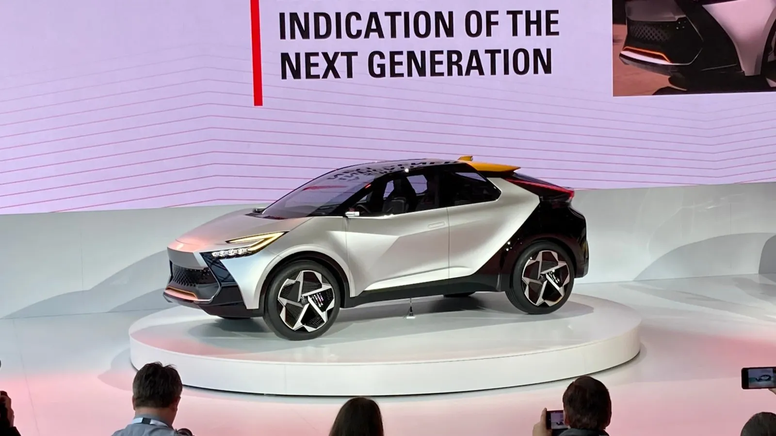 Mit dem C-HR Prologue bot Toyota einen seriennahen Ausblick auf die zweite C-HR-Generation, die 2023 erscheint.