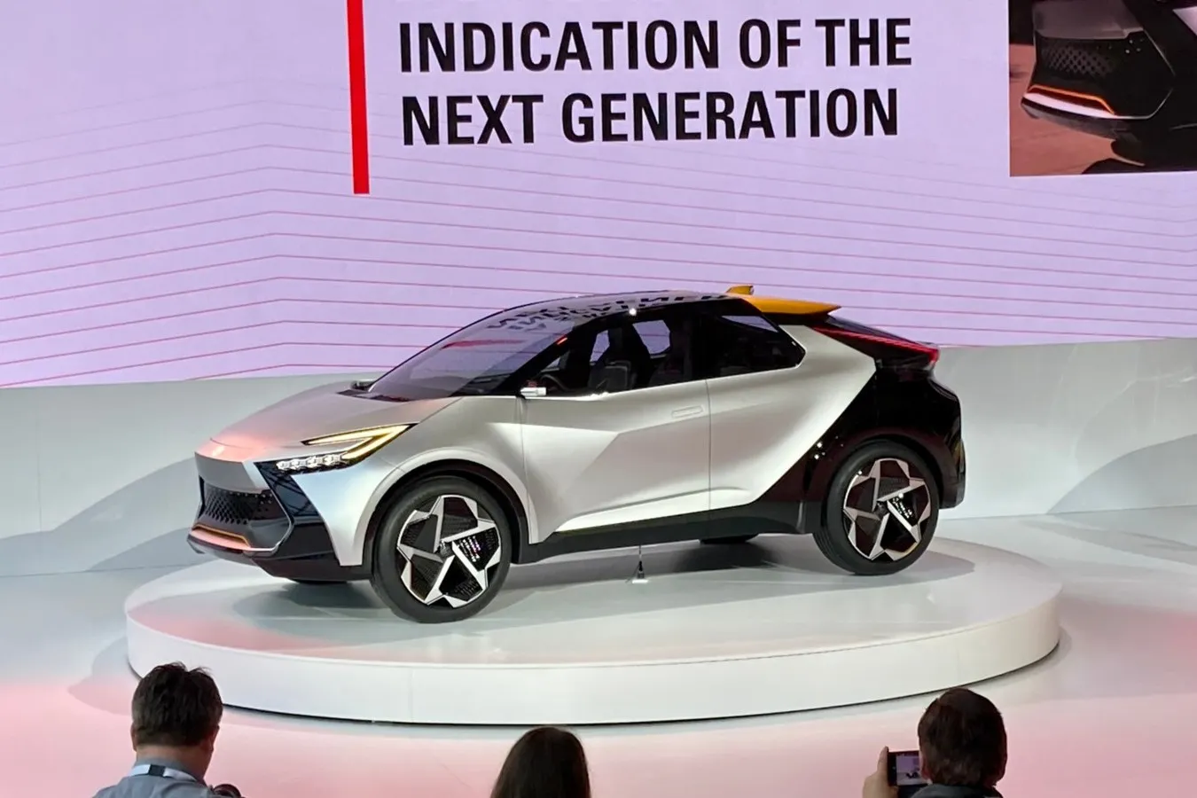 Mit dem C-HR Prologue bot Toyota einen seriennahen Ausblick auf die zweite C-HR-Generation, die 2023 erscheint.