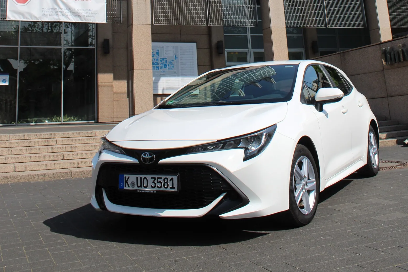 Toyota Corolla 1.8 Hybrid: Platz zwei sichert sich der 122 PS starke Japaner mit Gesamtwartungskosten in Höhe von 1.393 Euro.