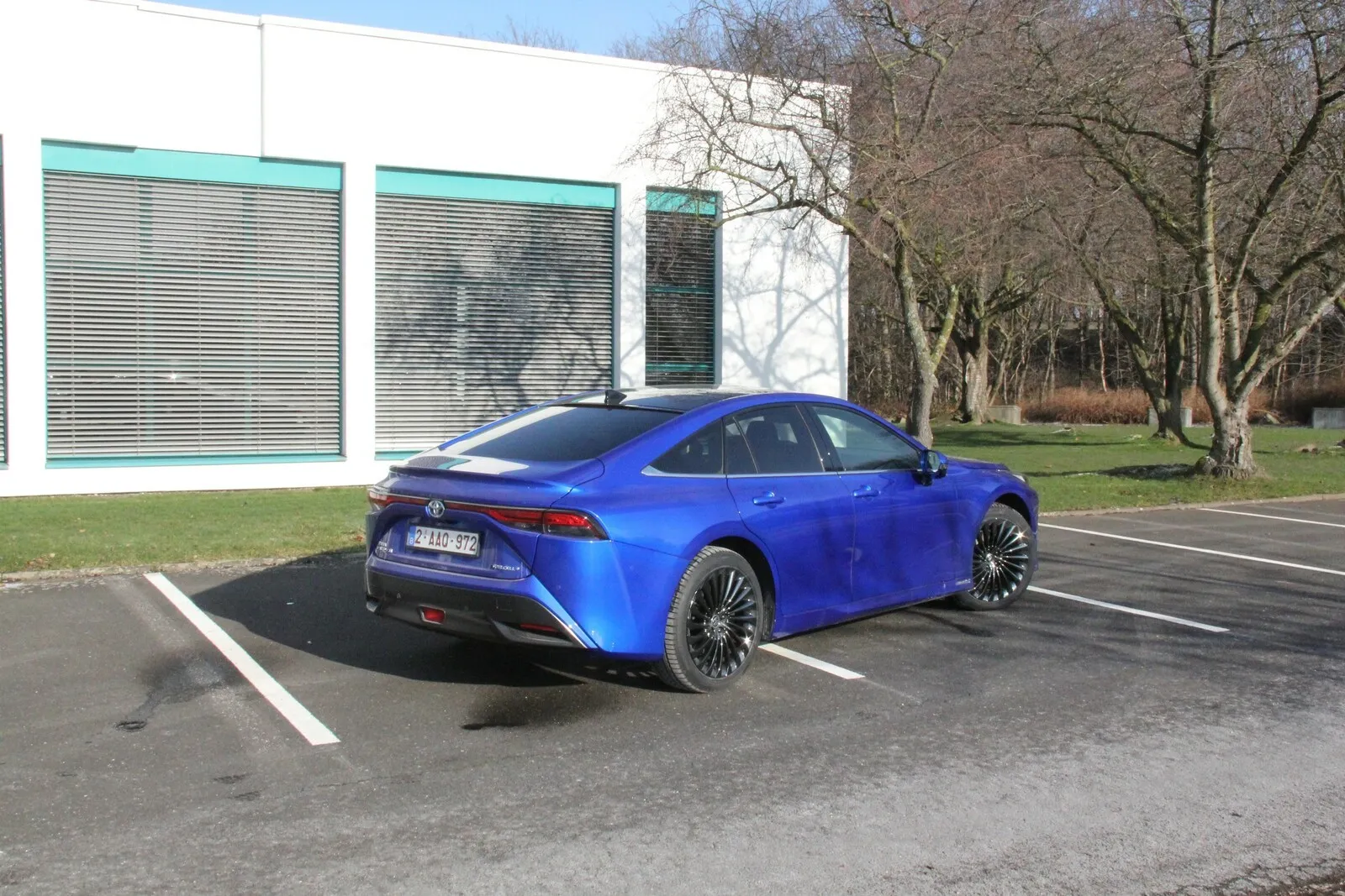 Kleine Luke für das Gepäck. Auf eine große Heckklappe verzichtet Toyota beim Mirai.