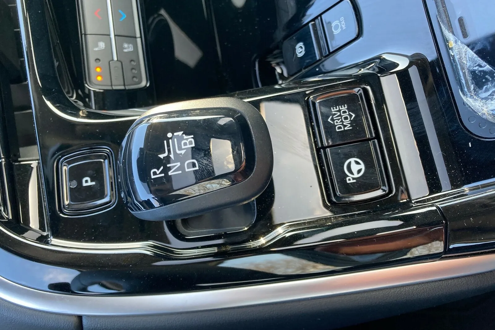 Bei Wahl von „Br“ lässt sich der Mirai im Rekuperationsmodus fahren. Er ist immer wieder neu einzustellen