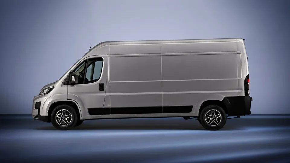 Neuer großer Toyota-Transporter: Der Proace Max basiert wie seine kleineren Geschwister Proace City und Proace auf einem Stellantis-Modell.
