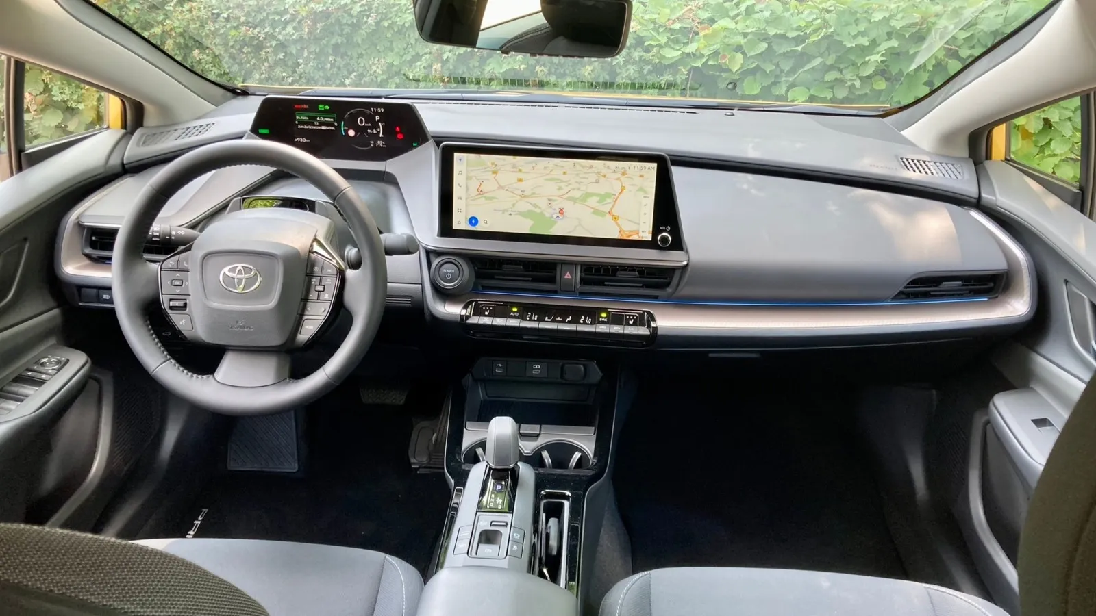 7-Zoll-Digitalinstrumente und 12,3-Zoll-Touchscreen gibt es ab der Prius-Basis.
