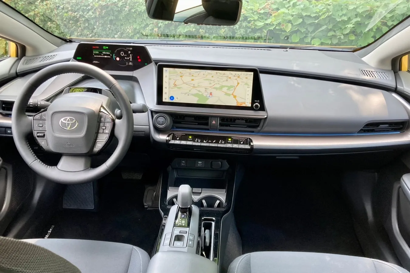 7-Zoll-Digitalinstrumente und 12,3-Zoll-Touchscreen gibt es ab der Prius-Basis.