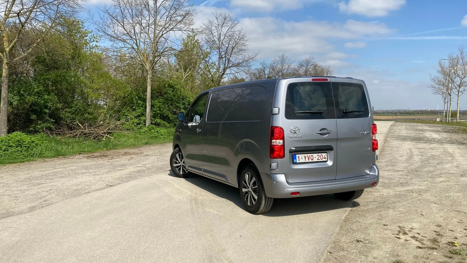 Auch am Heck ist der Proace Electric ein alter Bekannter.