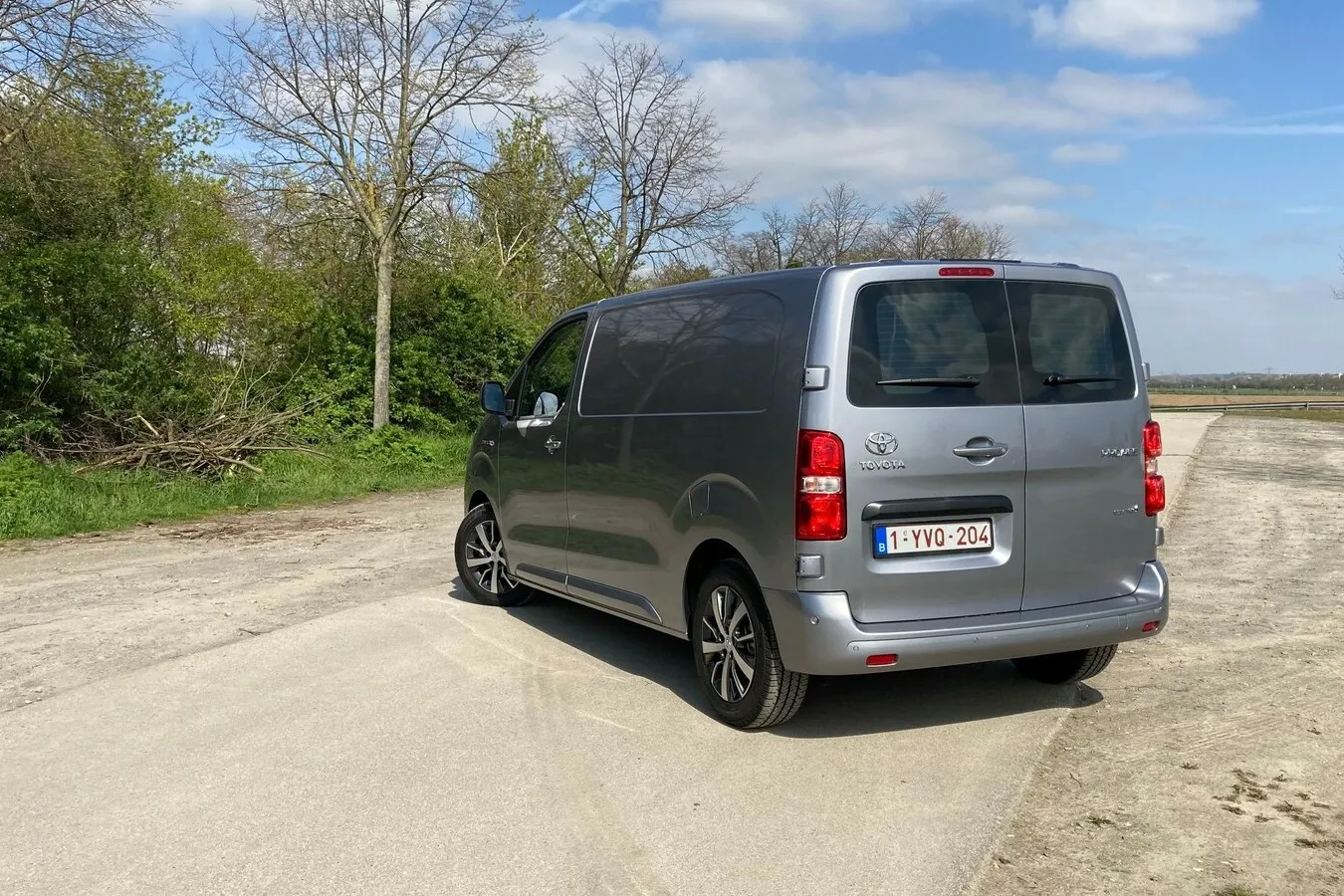 Auch am Heck ist der Proace Electric ein alter Bekannter.