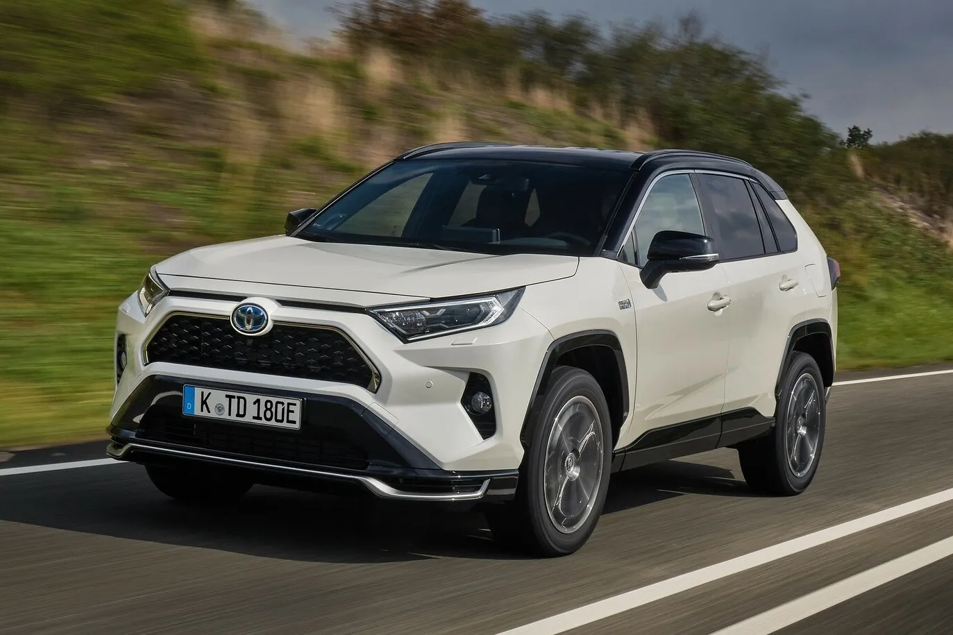 Platz 1: Mit Wartungskosten von 1.110 Euro hat der Toyota RAV4 Plug-in-Hybrid nur einen hauchdünnen Vorsprung gegenüber dem Hyundai Tucson.