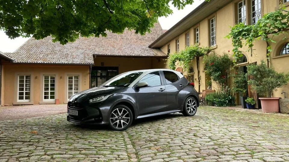 Den Yaris Nummer vier steht auf Toyotas neuer GA-B-Plattform.