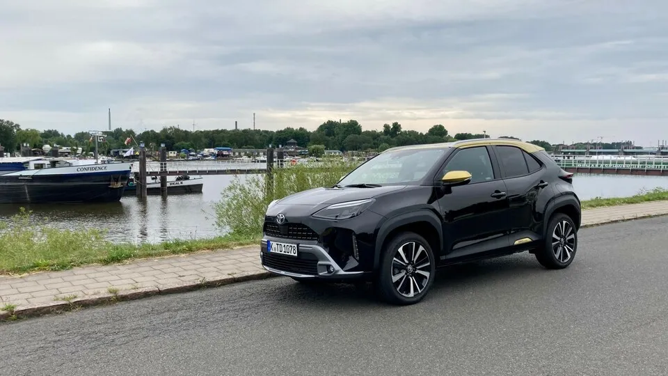 Yaris Cross nennt Toyota sein kleines City-SUV, dass in Deutschland ausschließlich als Vollhybrid zu haben ist.