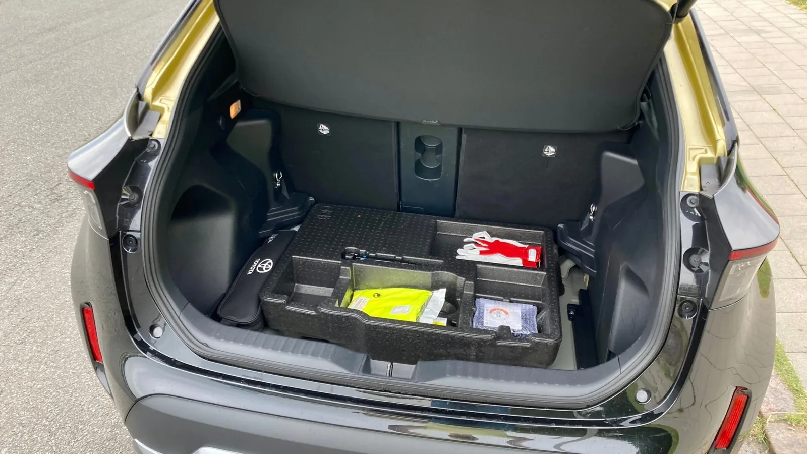 Zusätzlichen Stauraum unter dem Gepäckraumboden gab es in unserem Test-Yaris-Cross nicht.
