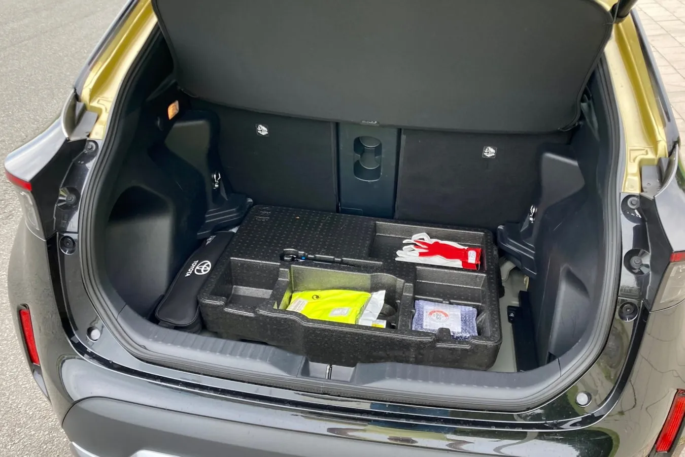 Zusätzlichen Stauraum unter dem Gepäckraumboden gab es in unserem Test-Yaris-Cross nicht.