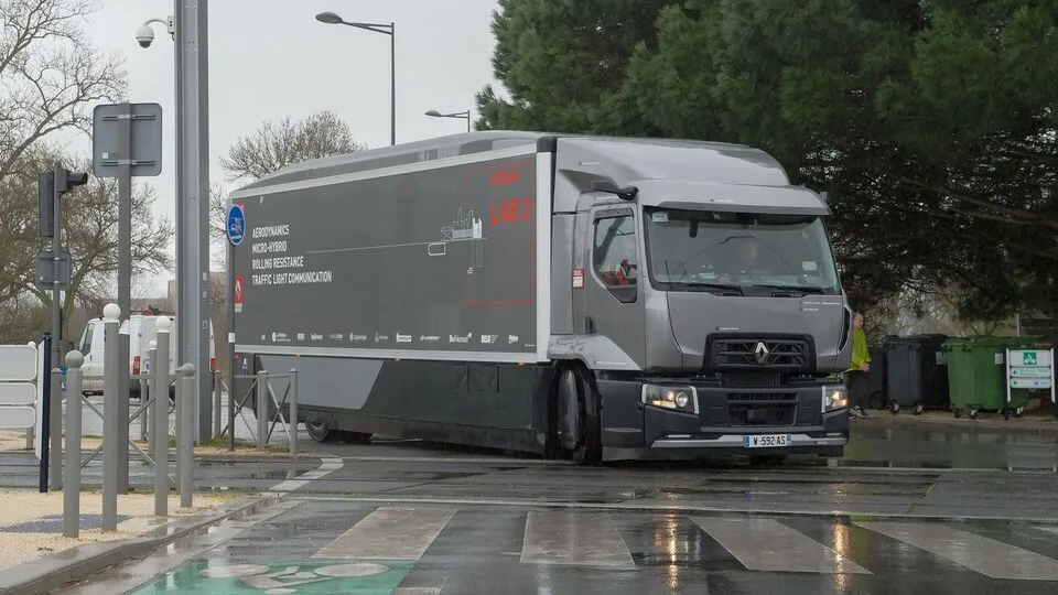 Renault Versuchs-Lkw mit 13 Prozent geringerem Verbrauch