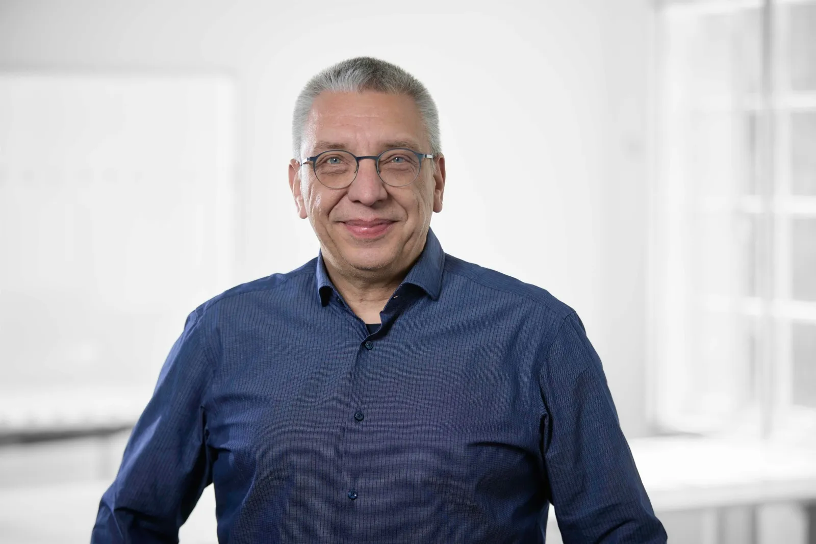 Uwe Münch leitet das Team für Vertrieb und Geschäftsentwicklung bei ChargePoint und bringt beim Panel Talk seine Erfahrung in der Technologie- und Flottenbranche mit ein.