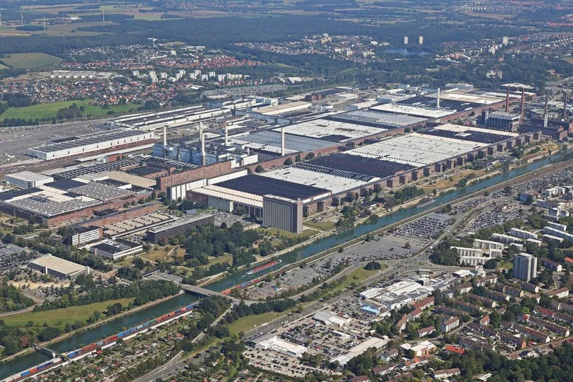 Unter wirtschaftlichem Druck richtet VW den Konzern neu aus und will bis 2035 globaler Technologietreiber der Automobilindustrie werden.