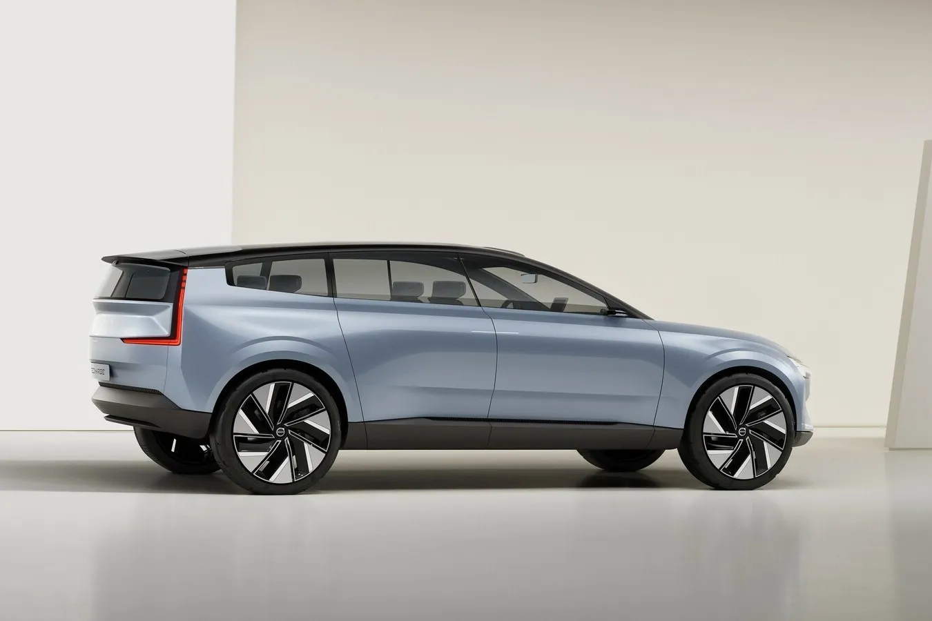 Die Studie Concept Recharge könnte auf einen Crossover-Kombi der gehobenen Mittelklasse von Volvo hindeuten.