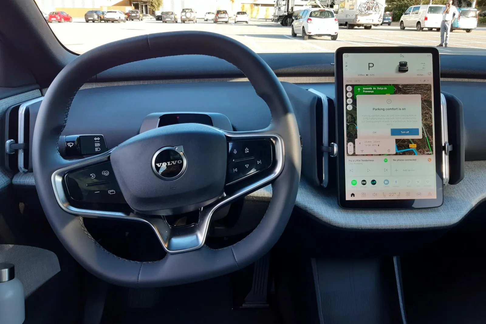 Neues Bedienkonzept mit 12,3-Zoll-Zentralmonitor, aber ohne Fahrerdisplay im Volvo EX30.