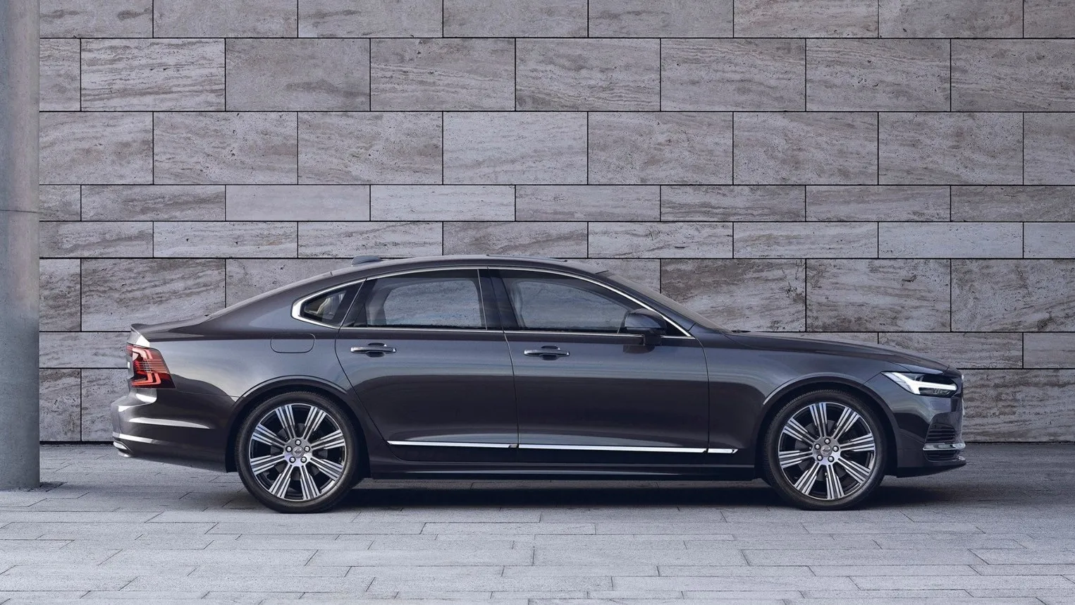 Volvo S90 B5 AWD: Mit Gesamtwartungskosten von rund 2.600 Euro platziert sich die 235 PS starke Schweden-Limousine ganz oben auf dem Treppchen der Wartungs-Geizhälse.