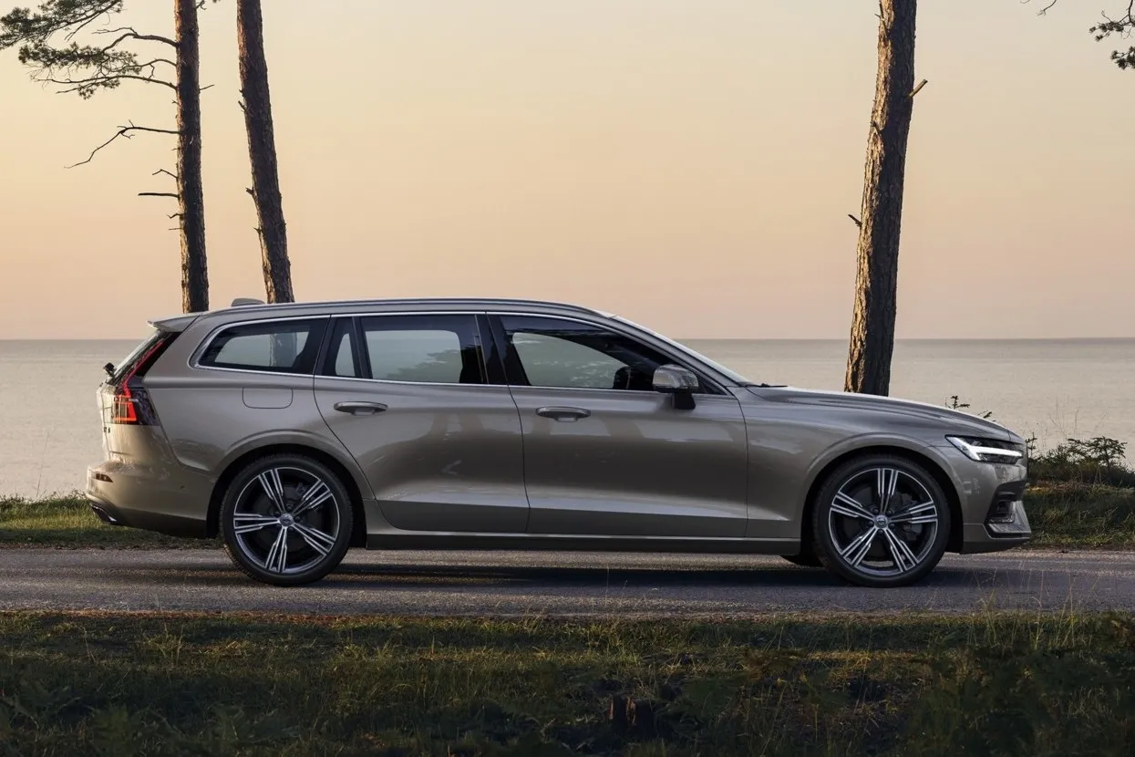 Volvo V60 B4 Automatik: Auf Platz zwei kann sich der Volvo mit Wartungskosten von knapp 2.700 Euro behaupten.