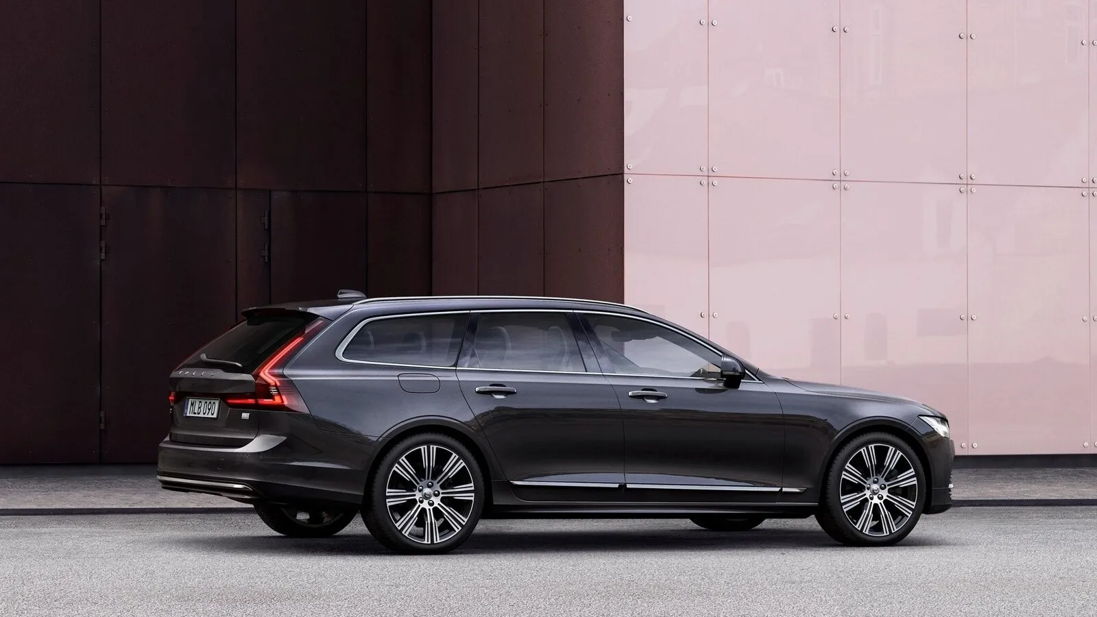 Der Volvo V90 B5 Benzin liegt mit 1.583 Euro Gesamtwartungskosten auf einem Niveau mit dem BMW 530i Touring.