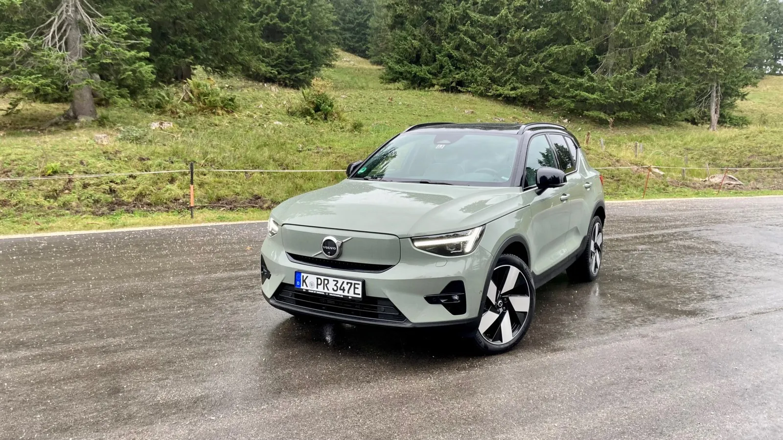 Keine Unterschiede: Der XC40 hat sich trotz neuer Technik optisch nicht verändert.