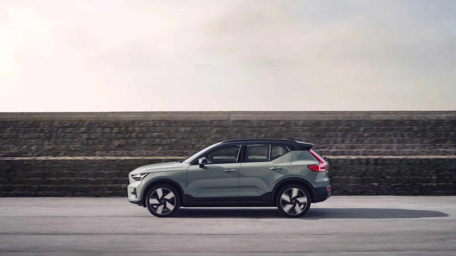 … Volvo XC40 Recharge Pure Electric Single Motor (1.415 zu 867 Euro).