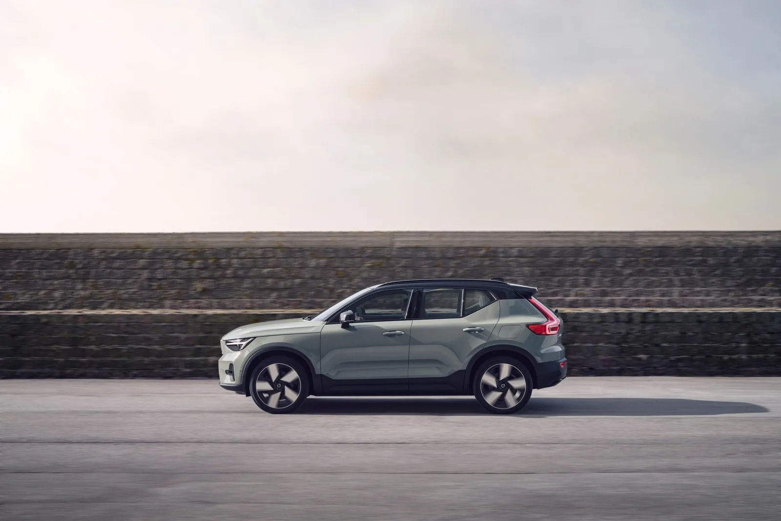 … Volvo XC40 Recharge Pure Electric Single Motor (1.415 zu 867 Euro).