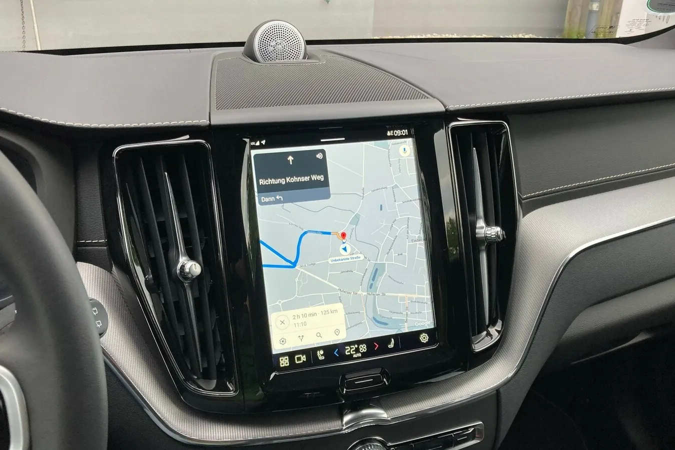 … komplett ersetzt hat Volvo aber das Infotainmentsystem. Es basiert ab sofort auf Google-Technik – übrigens auch im S90, V90 und V90 Cross Country.