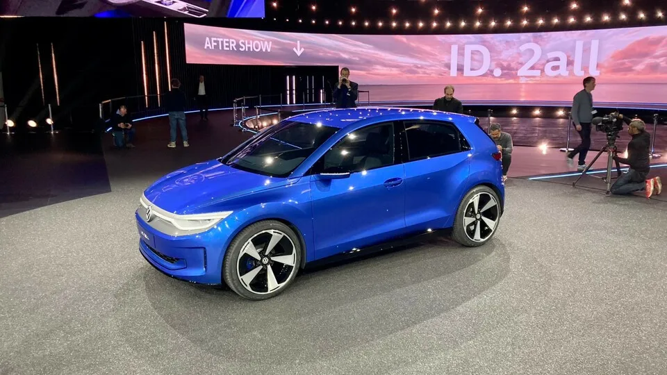 Außen Polo, innen Golf: Der elektrische VW ID.2all soll ab 2025 viel Platz auf wenig Fläche bieten.